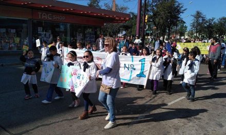 Se realizó en Artigas la caminata por la semana internacional de las personas sordas 