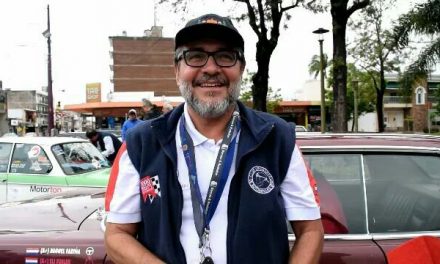 EL conocido cirujano plástico paraguayo Miguel Fariña visitó  Artigas junto a las 1000 Millas