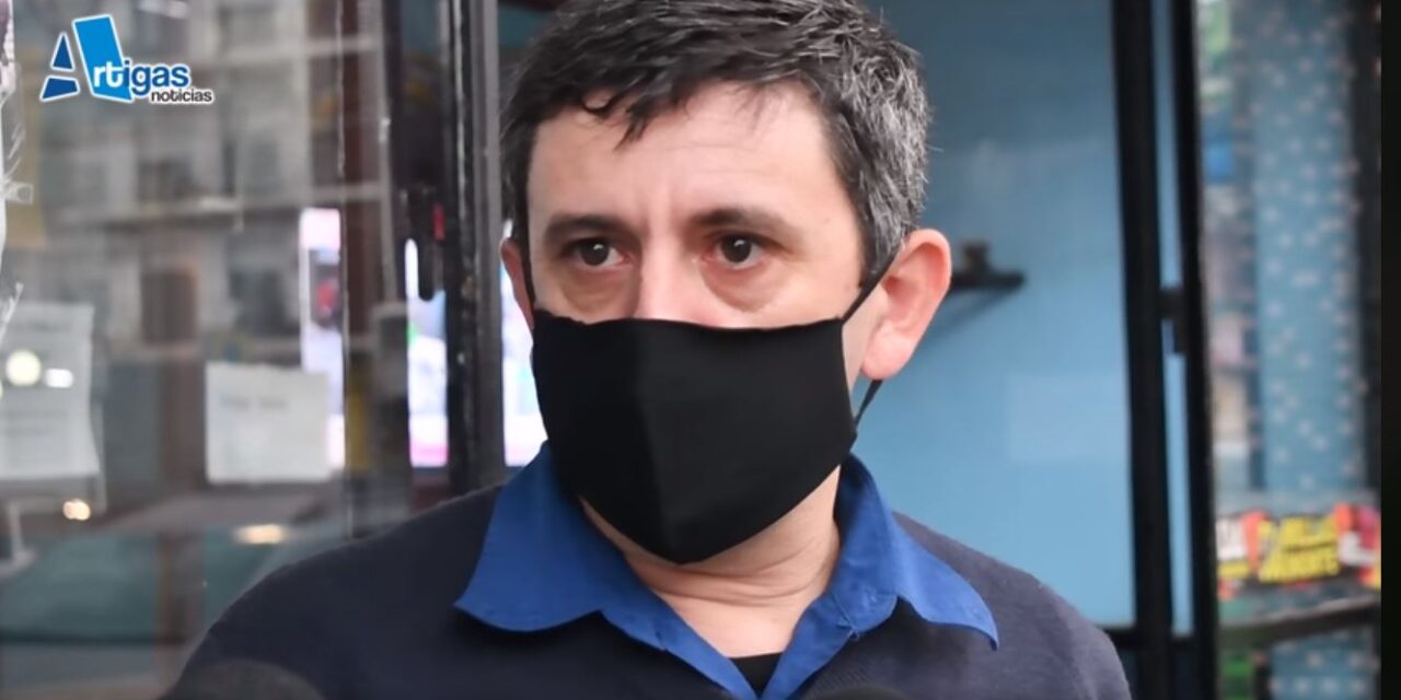 PADRE RECLAMA PODER VER A SUS HIJAS.