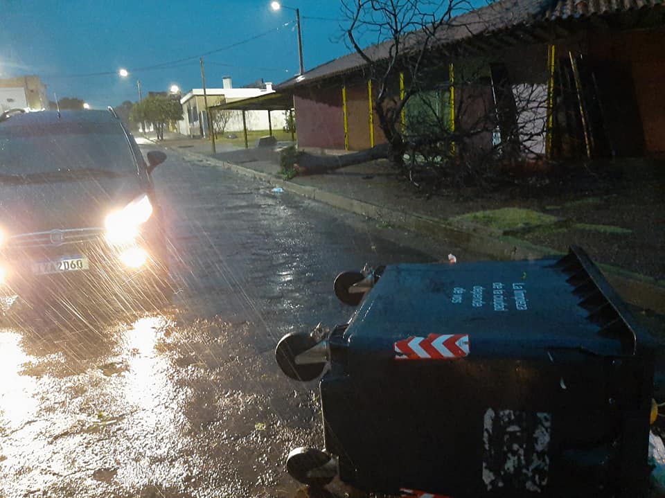 UNA FAMILIA EVACUADA, 6 VOLADURAS DE TECHOS, CAÍDAS DE COLUMNAS Y ...