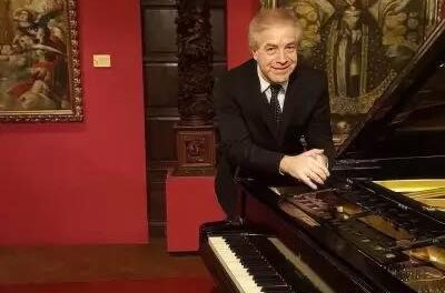 CONCIERTO DE GALA DEL PIANISTA MIGUEL LECUEDER EN PARAGUAY