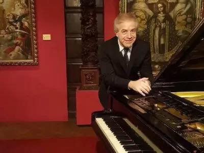 CONCIERTO DE GALA DEL PIANISTA MIGUEL LECUEDER EN PARAGUAY