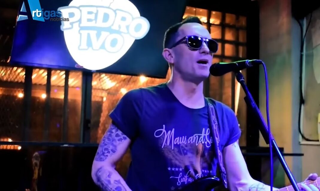 PEDRO IVO, EL ARTISTA ARTIGUENSE QUE SE REINVENTÓ Y SIGUE VIGENTE ❞𝗖𝗼𝗺𝗲𝗻𝗰𝗲́ 𝗲𝗻 𝗲𝗹 𝗺𝘂𝗻𝗱𝗼 𝗱𝗲𝗹 𝗿𝗼𝗰𝗸, 𝗽𝗲𝗿𝗼 𝗺𝗲 𝗮𝗯𝗿𝗶́ 𝗹𝗮𝘀 𝗽𝘂𝗲𝗿𝘁𝗮𝘀 𝘆 𝘀𝘂𝗺𝗲́ 𝗼𝘁𝗿𝗼𝘀 𝗴𝗲́𝗻𝗲𝗿𝗼𝘀 𝗺𝘂𝘀𝗶𝗰𝗮𝗹𝗲𝘀 𝗮 𝗺𝗶 𝗰𝗮𝗿𝗿𝗲𝗿𝗮❞