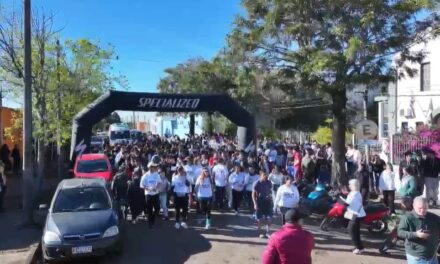 ALUMNOS Y DOCENTES DE UTU REALIZARON CAMINATA 4K “META UTU” EN ARTIGAS