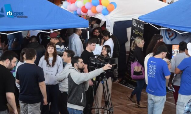SE REALIZÓ  LA EXPO EDUCA EN ARTIGAS CON DIVERSAS PROPUESTAS