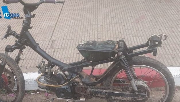 MADRE ENTREGA LA MOTO DE SU HIJO PARA PRESERVAR SU SEGURIDAD