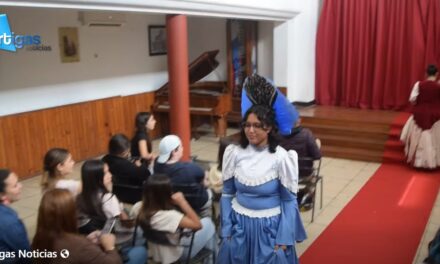 EL UNO DE MUESTRA: ALUMNOS Y DOCENTES PRESENTARON UNA MUESTRA DE ARTE, LETRAS Y HUMANIDADES. EL TEMA PRINCIPAL DE LAS OBRAS TEATRALES FUE LA VIOLENCIA DE GÉNERO