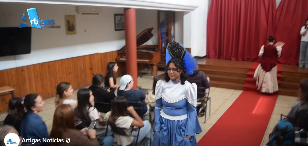 EL UNO DE MUESTRA: ALUMNOS Y DOCENTES PRESENTARON UNA MUESTRA DE ARTE, LETRAS Y HUMANIDADES. EL TEMA PRINCIPAL DE LAS OBRAS TEATRALES FUE LA VIOLENCIA DE GÉNERO