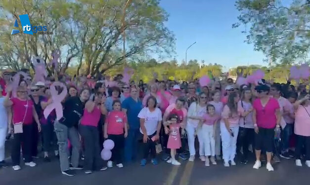 CAMINATA DE SENSIBILIZACIÓN SOBRE EL CÁNCER DE MAMA UNIÓ A DOS CIUDADES: ARTIGAS Y QUARAÍ