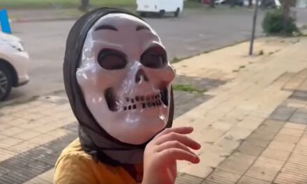 HALLOWEEN EN ARTIGAS: CIENTOS DE NIÑOS RECORRIERON LAS CALLES CELEBRANDO LA FIESTA QUE CRECE AÑO A AÑO