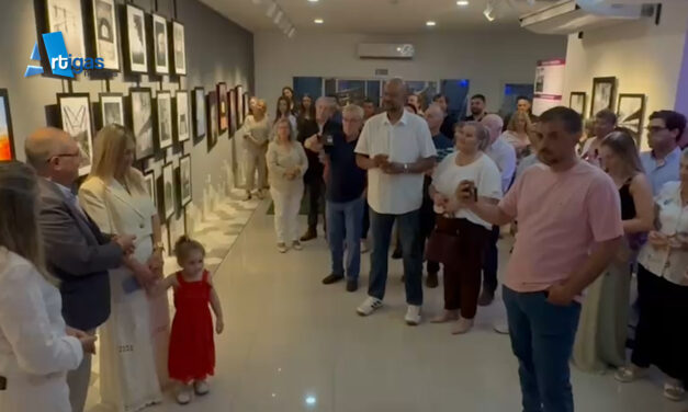 MARA DE SOUZA E INDIRA PONTE UNIDAS EN “REFLEJOS” 𝗨𝗻𝗮 𝗺𝘂𝗲𝘀𝘁𝗿𝗮 𝗾𝘂𝗲 𝗳𝘂𝘀𝗶𝗼𝗻𝗮 𝗽𝗶𝗻𝘁𝘂𝗿𝗮 𝘆 𝗳𝗼𝘁𝗼𝗴𝗿𝗮𝗳𝗶́𝗮 𝗰𝗼𝗻 𝗲𝗹 𝗣𝘂𝗲𝗻𝘁𝗲 𝗜𝗻𝘁𝗲𝗿𝗻𝗮𝗰𝗶𝗼𝗻𝗮𝗹 𝗰𝗼𝗺𝗼 𝘀𝗶́𝗺𝗯𝗼𝗹𝗼.