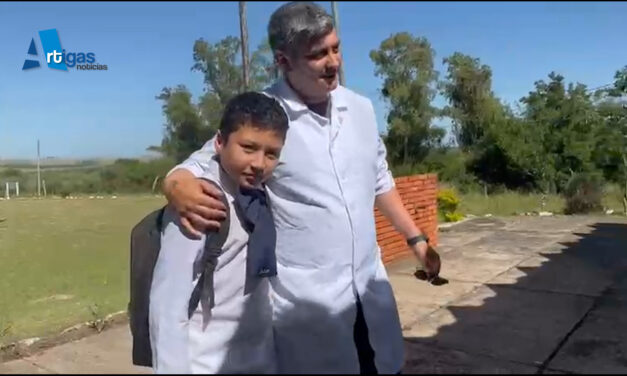 EL MAESTRO QUE EMOCIONÓ A TODO EL PAÍS: EL GESTO DE RODRIGO EN LA ESCUELA RURAL DE PUEBLO PAGUERO