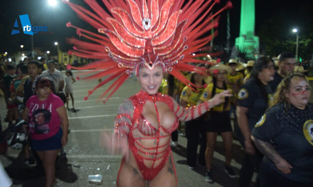 ARTIGAS VIBRÓ CON MUCHO PÚBLICO EN EL MINI DESFILE DE CARA AL CARNAVAL 2026