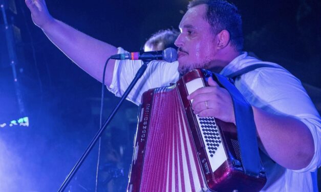 FOFIÑO DEL ACORDEÓN SE RECUPERA TRAS UN QUEBRANTO DE SALUD Y UNA CIRUGÍA