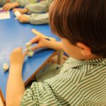 LAS DIFICULTADES DE NIÑOS CON AUTISMO O ASPERGER PARA ESTUDIAR Y SOCIABILIZAR EN LAS ESCUELAS