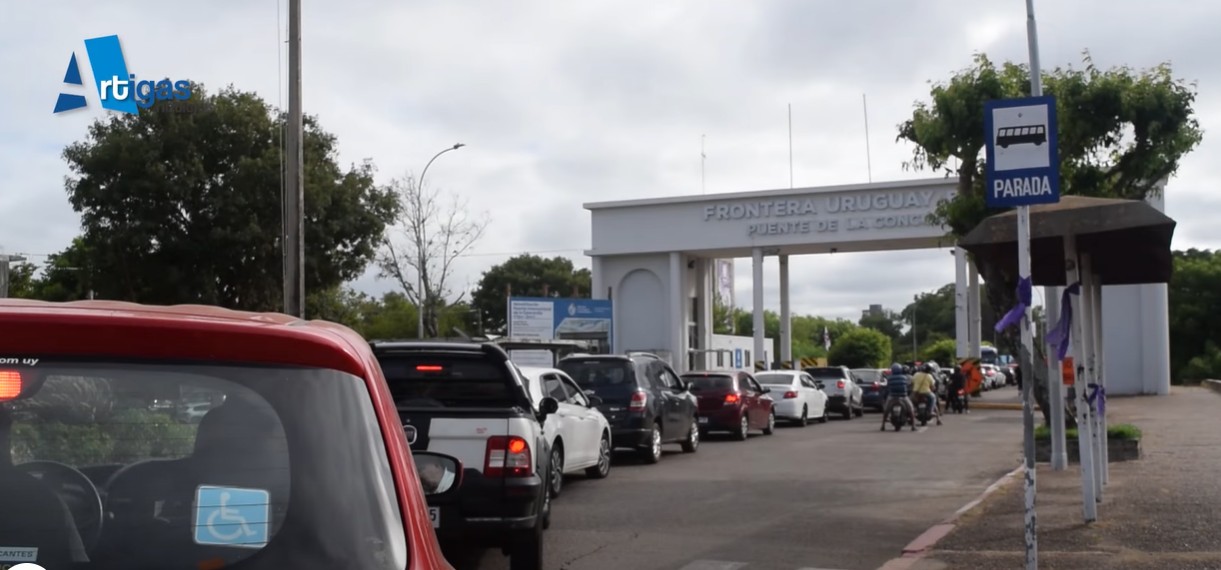 AVANZAN A BUEN RITMO LAS OBRAS EN EL PUENTE DE LA CONCORDIA El tránsito se encuentra enlentecido en el Puente Internacional de la Concordia, debido a las obras de refacción y reacondicionamiento que se ejecutan sobre la estructura que conecta la ciudad de Artigas con Quaraí.