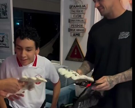 EL GOLERO ARTIGUENSE GASTÓN GURUCEAGA VIVIÓ UN MOMENTO DE MUCHA EMOCIÓN CON UN JOVEN BRASILEÑO